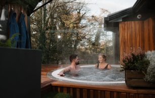 Hot tub medium cms-old-inn