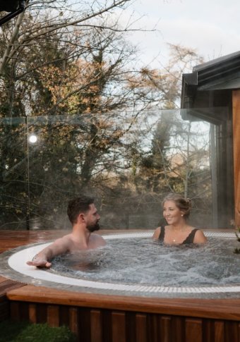 Hot tub medium cms-old-inn