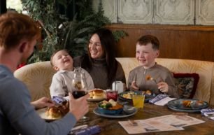 Mothers day info card cms-old-inn