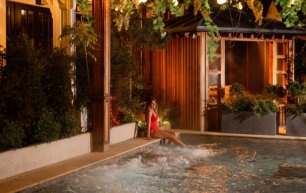 Old inn christmas evening spa  x  px cms-old-inn